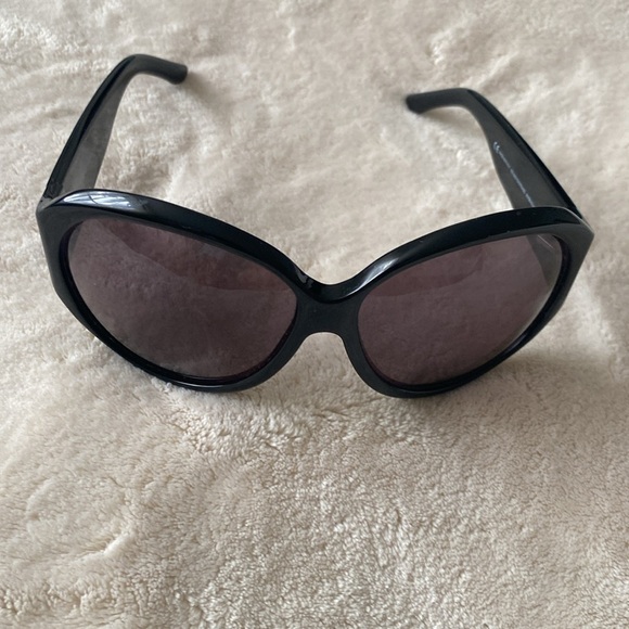 Gucci sunglasses 🕶️ - Picture 7 of 10